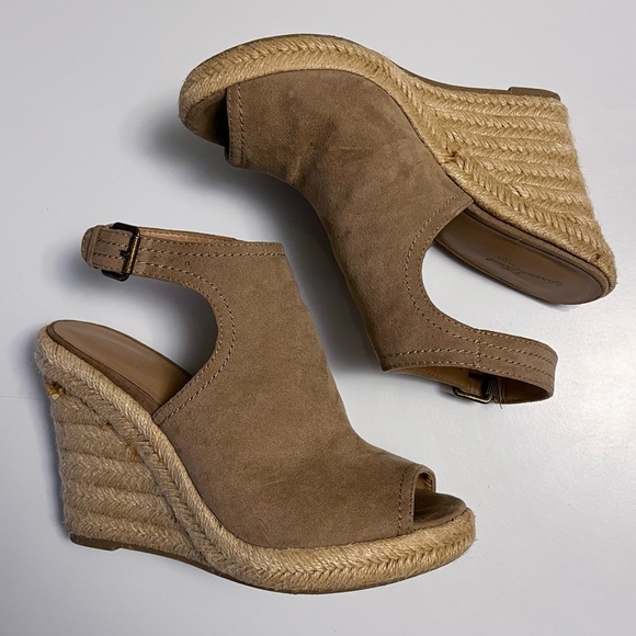 Universal Thread Wedge Sandals - Picture 2 of 8